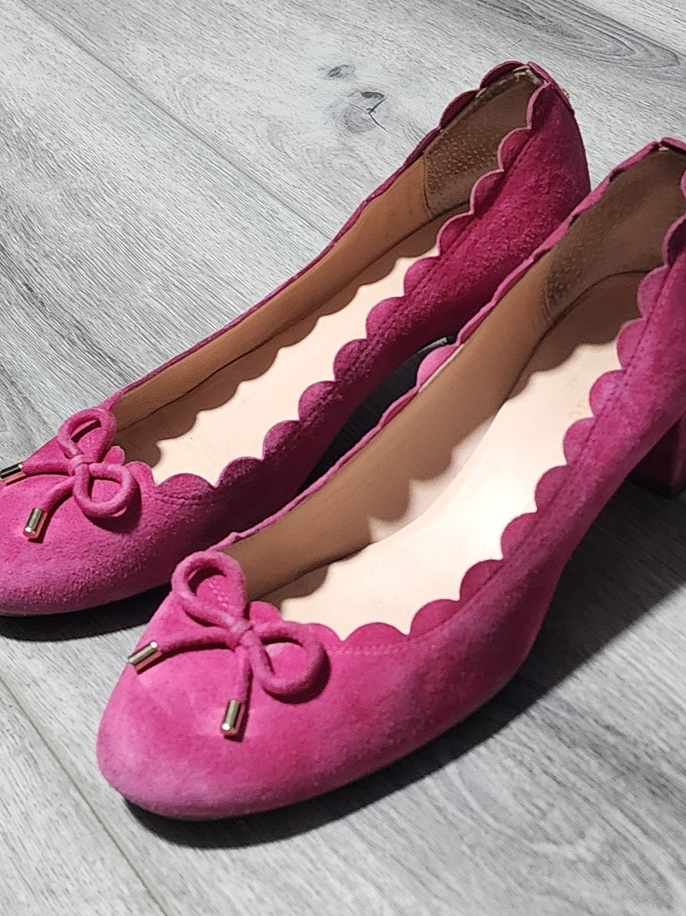 Kate Spade Yasmin Suede Scalloped Edge chunky Pumps Heels Womens Size 10